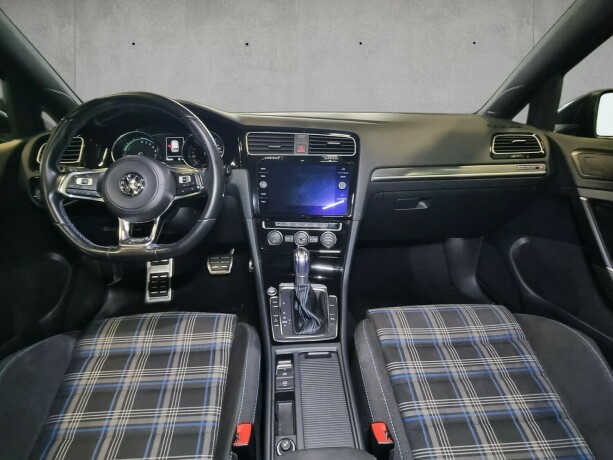 volkswagen-golf-elektrisitetbensin-2018-big-8