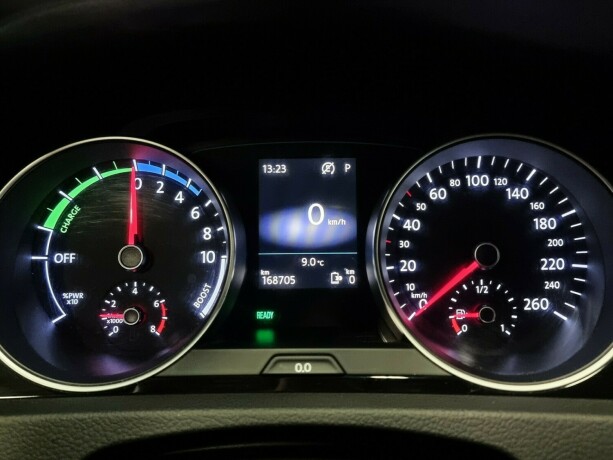 volkswagen-golf-elektrisitetbensin-2018-big-13