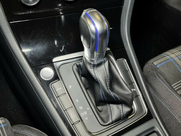 volkswagen-golf-elektrisitetbensin-2018-big-23