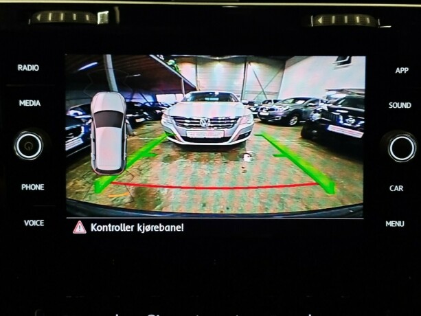 volkswagen-golf-elektrisitetbensin-2018-big-15