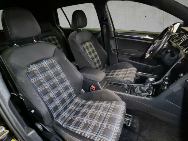 volkswagen-golf-elektrisitetbensin-2018-big-10