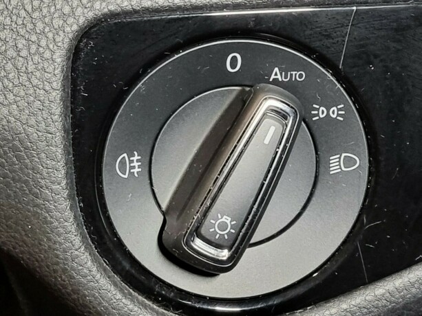 volkswagen-golf-elektrisitetbensin-2018-big-28