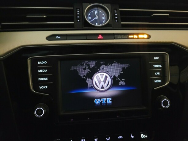 volkswagen-passat-elektrisitetbensin-2017-big-28