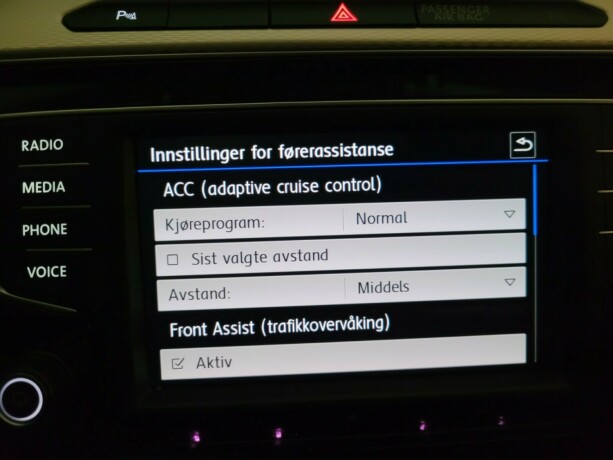 volkswagen-passat-elektrisitetbensin-2017-big-37