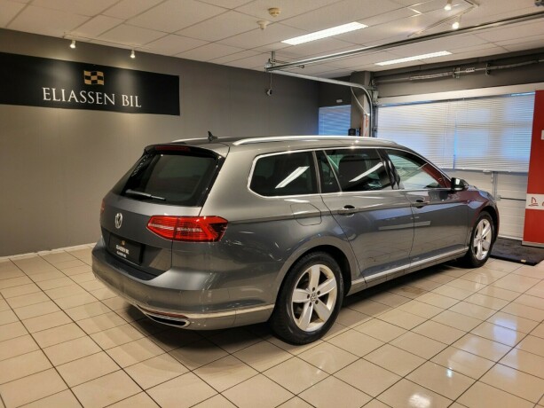 volkswagen-passat-elektrisitetbensin-2017-big-5