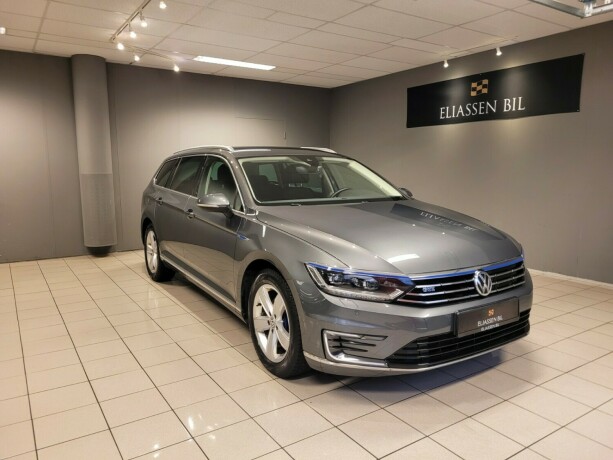 volkswagen-passat-elektrisitetbensin-2017-big-11