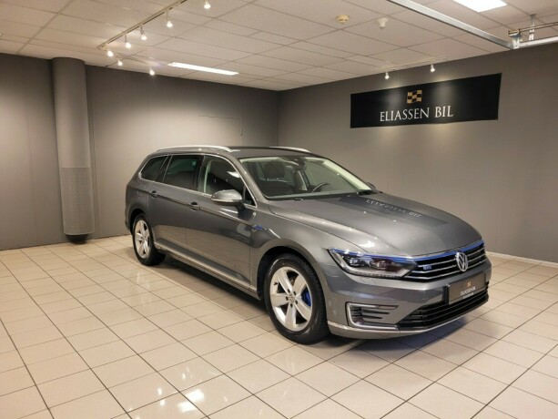 volkswagen-passat-elektrisitetbensin-2017-big-1