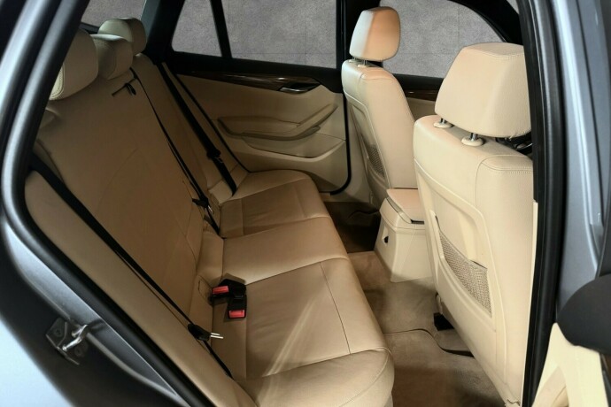 bmw-x1-diesel-2012-big-15