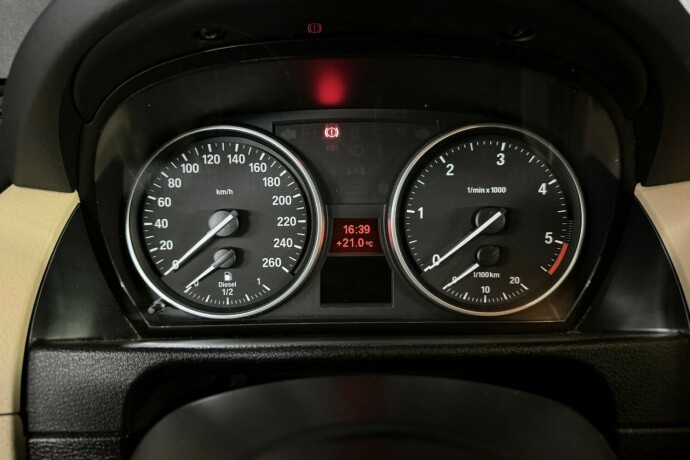 bmw-x1-diesel-2012-big-20