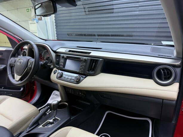 toyota-rav4-bensin-2014-big-11