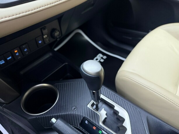 toyota-rav4-bensin-2014-big-18