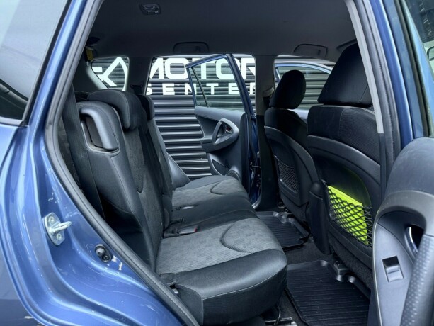 toyota-rav4-diesel-2011-big-26