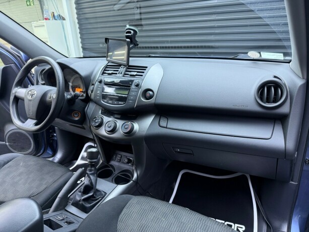 toyota-rav4-diesel-2011-big-11