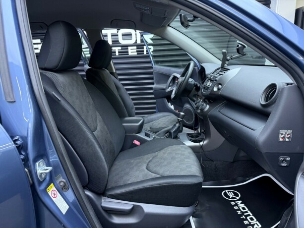 toyota-rav4-diesel-2011-big-24