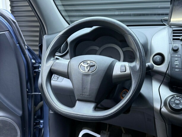 toyota-rav4-diesel-2011-big-12