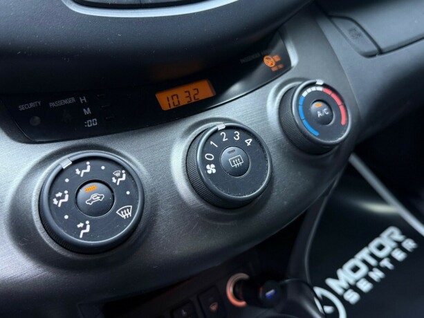 toyota-rav4-diesel-2011-big-20