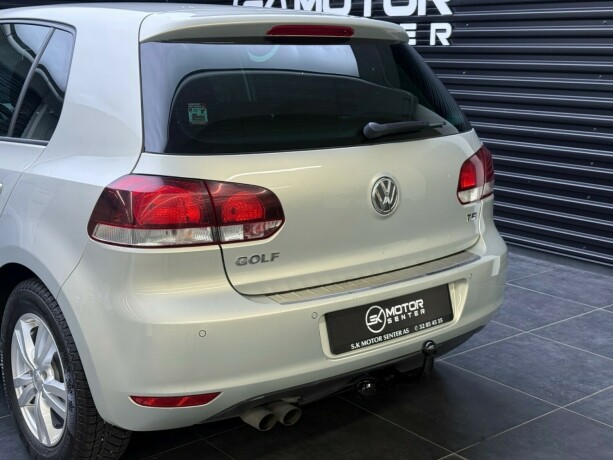 volkswagen-golf-bensin-2011-big-5