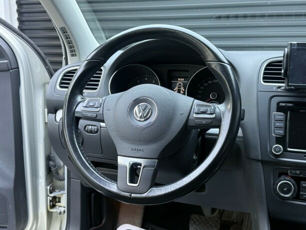 volkswagen-golf-bensin-2011-big-12