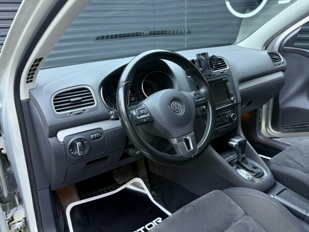 volkswagen-golf-bensin-2011-big-10