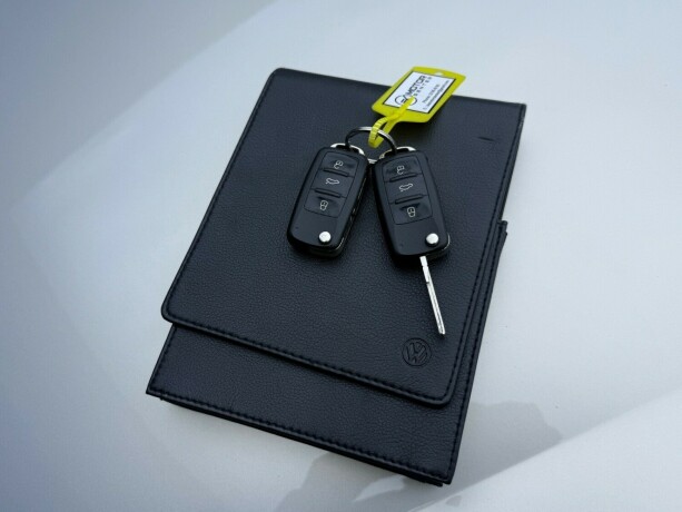 volkswagen-golf-bensin-2011-big-28