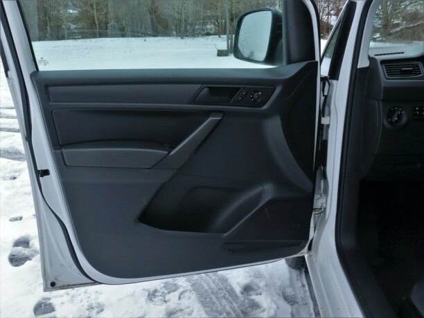 volkswagen-caddy-bensin-2019-big-20