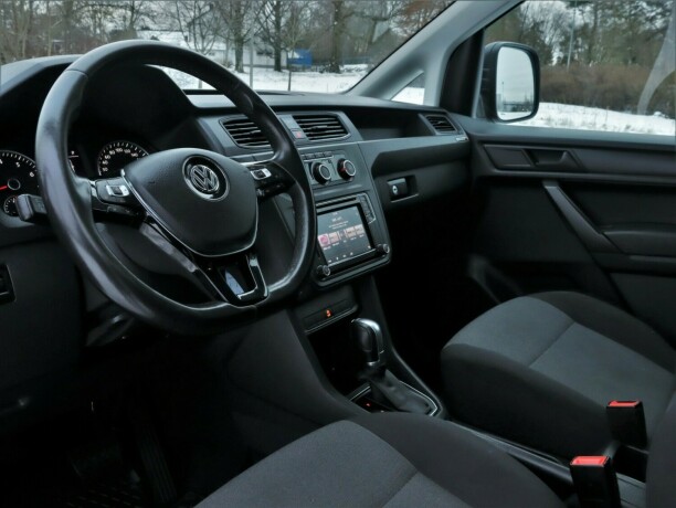 volkswagen-caddy-bensin-2019-big-18