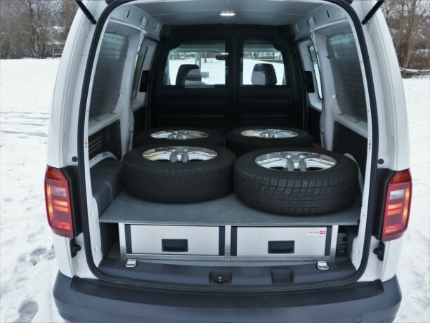 volkswagen-caddy-bensin-2019-big-10