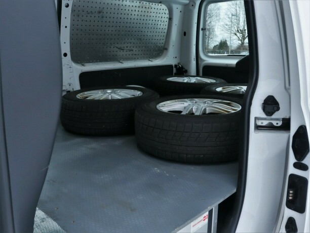 volkswagen-caddy-bensin-2019-big-8