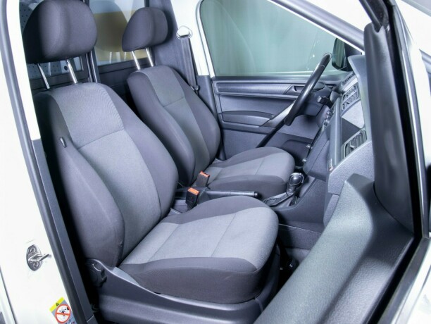 volkswagen-caddy-maxi-bensin-2019-big-47