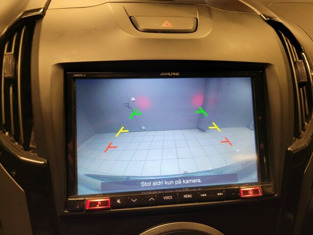 isuzu-d-max-diesel-2018-big-24