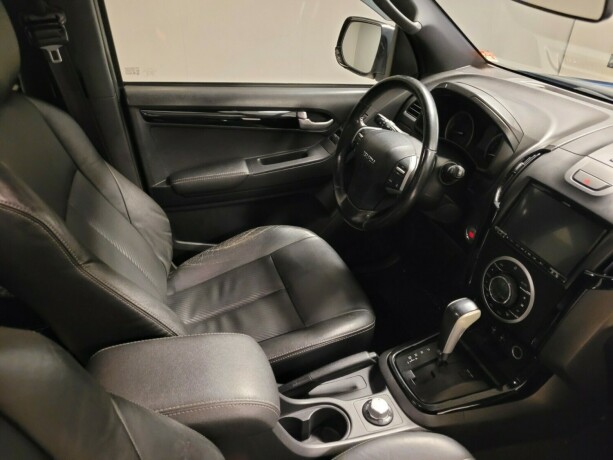 isuzu-d-max-diesel-2018-big-15