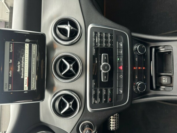 mercedes-benz-cla-bensin-2014-big-13