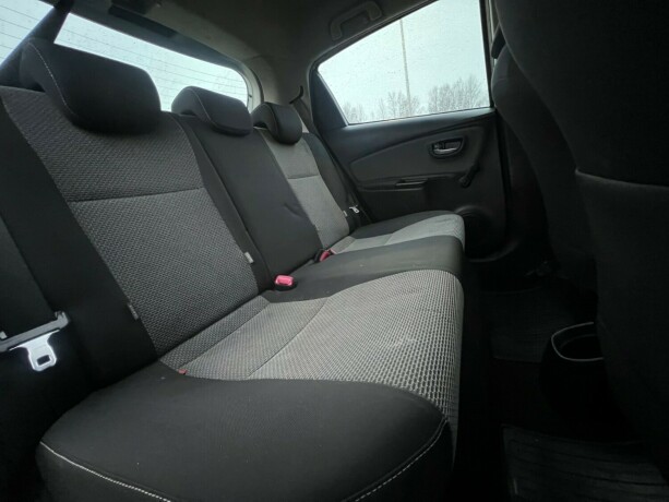 toyota-yaris-elektrisitetbensin-2014-big-12