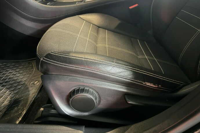 mercedes-benz-a-klasse-bensin-2014-big-26