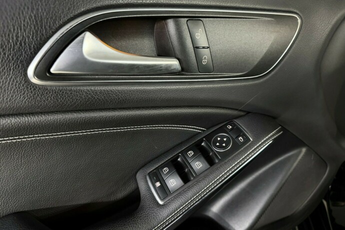 mercedes-benz-a-klasse-bensin-2014-big-27