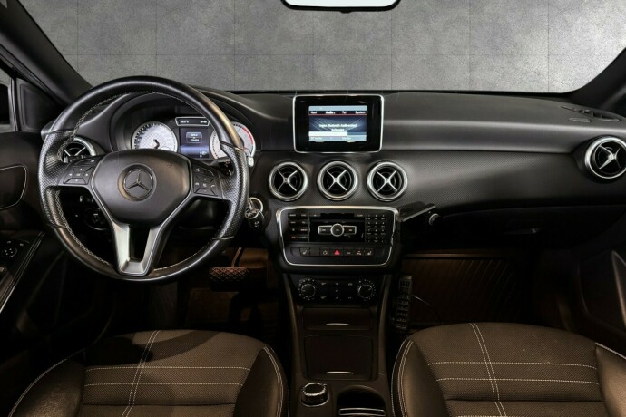 mercedes-benz-a-klasse-bensin-2014-big-12