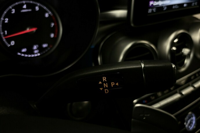 mercedes-benz-c-klasse-bensin-2017-big-36