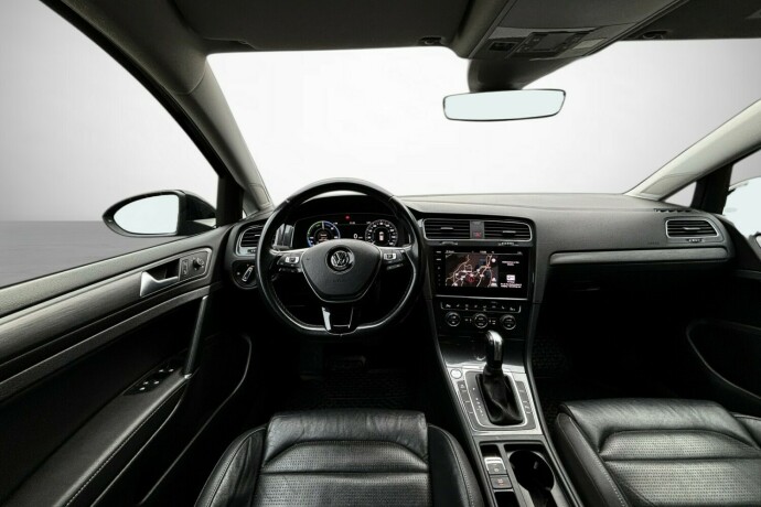 volkswagen-golf-elektrisitet-2020-big-23