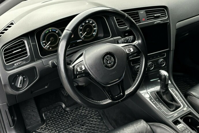 volkswagen-golf-elektrisitet-2020-big-16