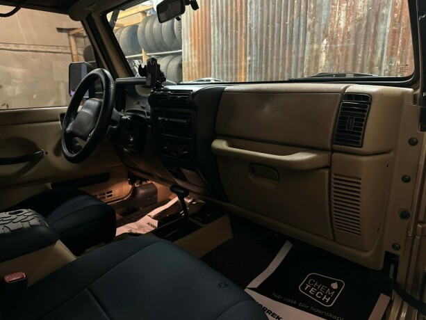 jeep-wrangler-1998-big-35