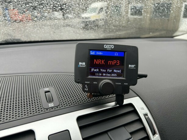 toyota-avensis-bensin-2013-big-21