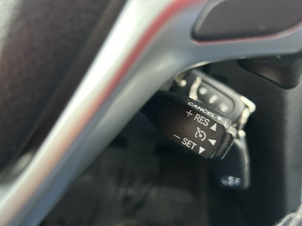 toyota-avensis-bensin-2013-big-17