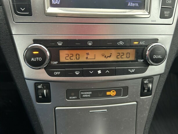 toyota-avensis-bensin-2013-big-22