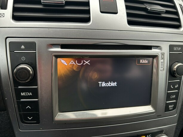 toyota-avensis-bensin-2013-big-26