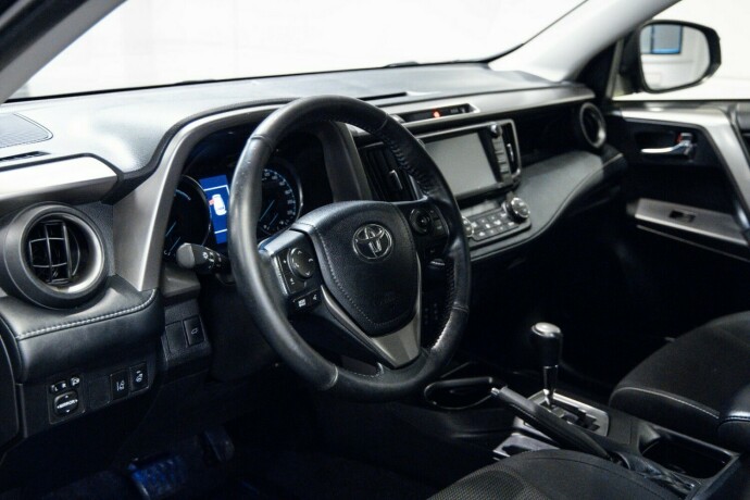 toyota-rav4-elektrisitetbensin-2018-big-5