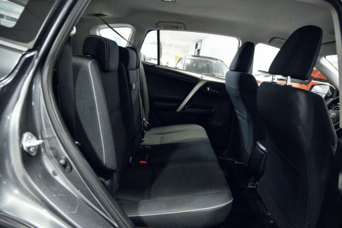 toyota-rav4-elektrisitetbensin-2018-big-8