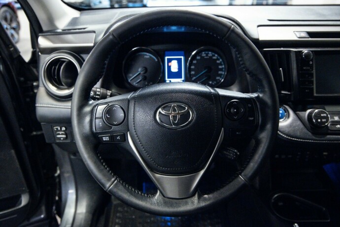 toyota-rav4-elektrisitetbensin-2018-big-10