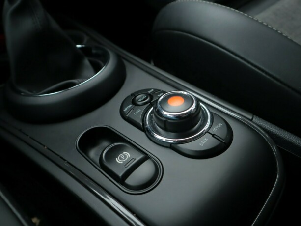 mini-countryman-elektrisitetbensin-2019-big-18