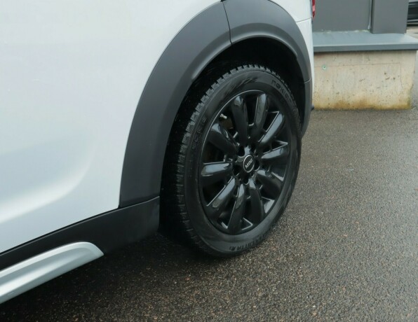 mini-countryman-elektrisitetbensin-2019-big-25