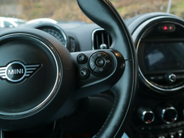 mini-countryman-elektrisitetbensin-2019-big-17